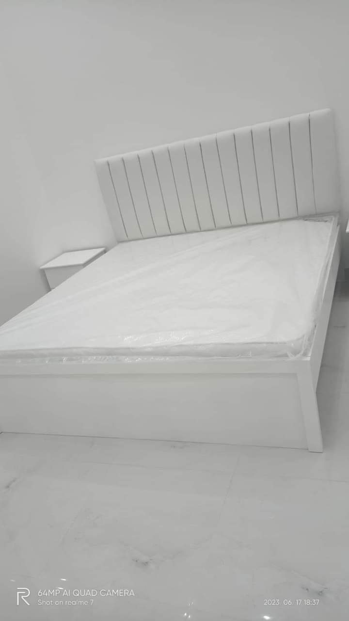 نحن نبيع جميع أنواع الأثاث الجديد 94