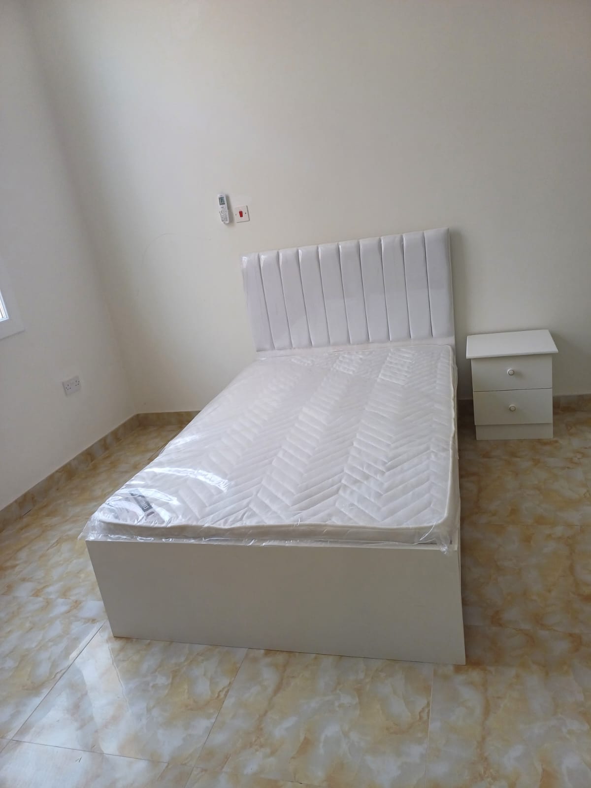 نحن نبيع جميع أنواع الأثاث الجديد 7