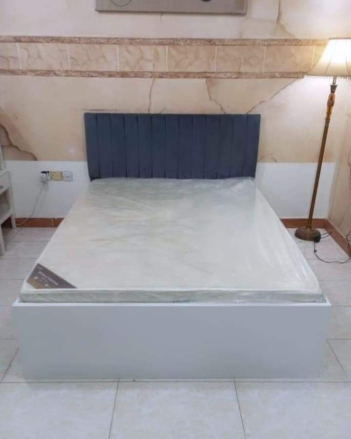 نحن نبيع جميع أنواع الأثاث الجديد 98