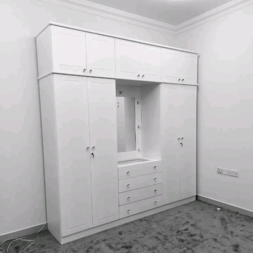 نحن نبيع جميع أنواع الأثاث الجديد 77