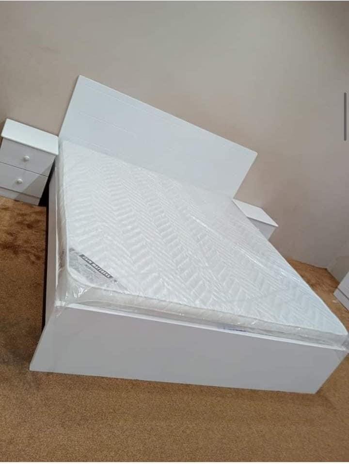 نحن نبيع جميع أنواع الأثاث الجديد 36