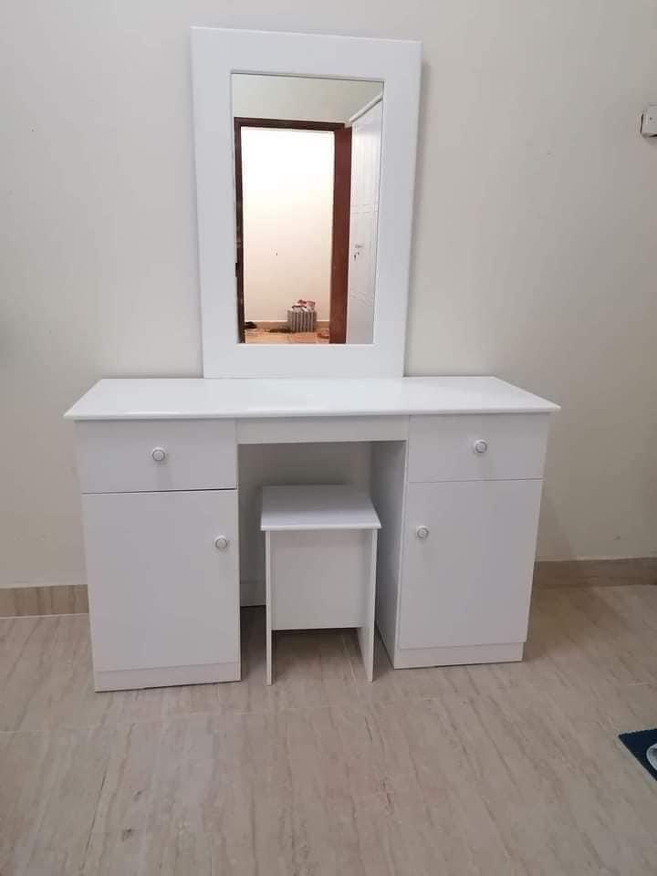 نحن نبيع جميع أنواع الأثاث الجديد 37