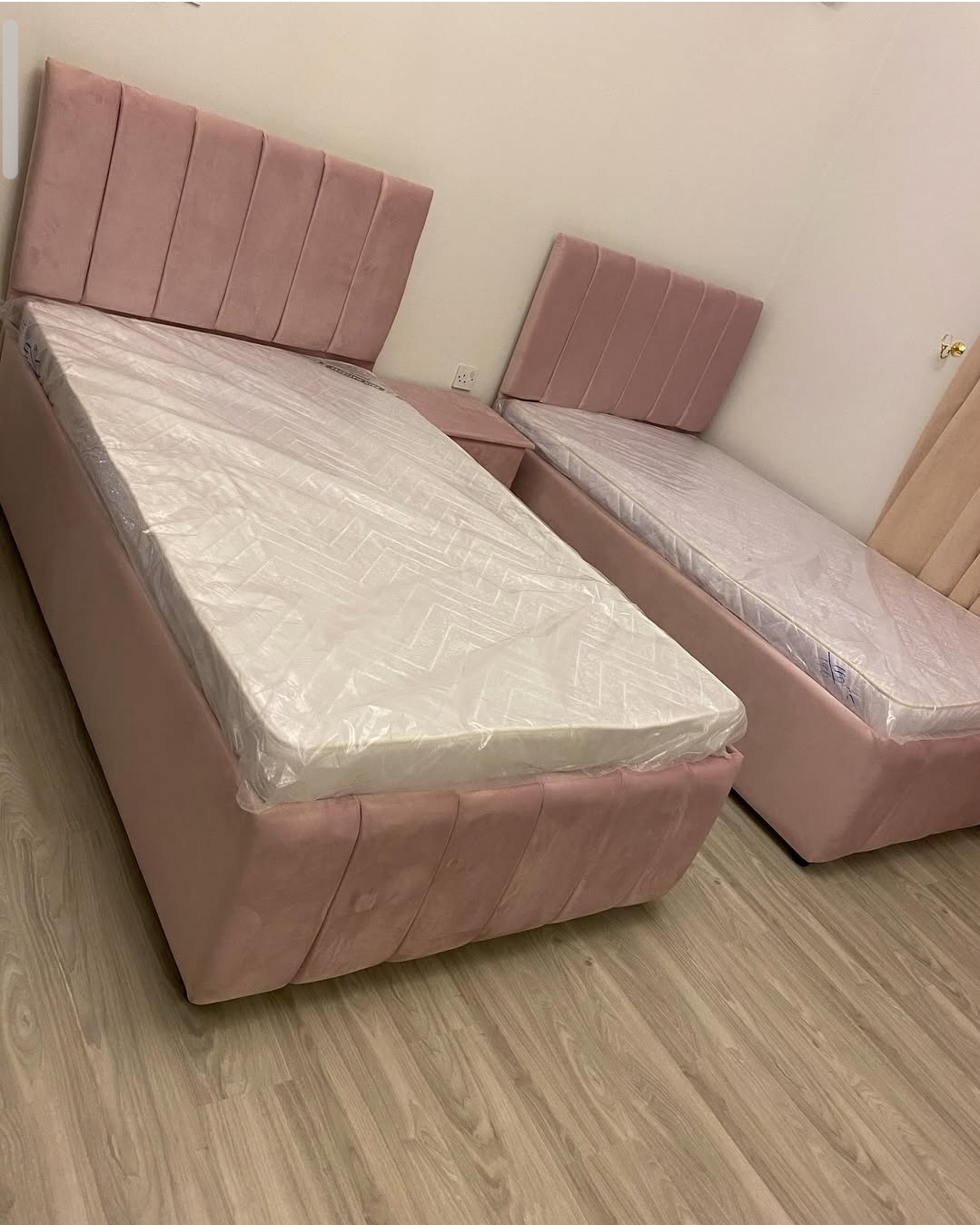 نحن نبيع جميع أنواع الأثاث الجديد 70