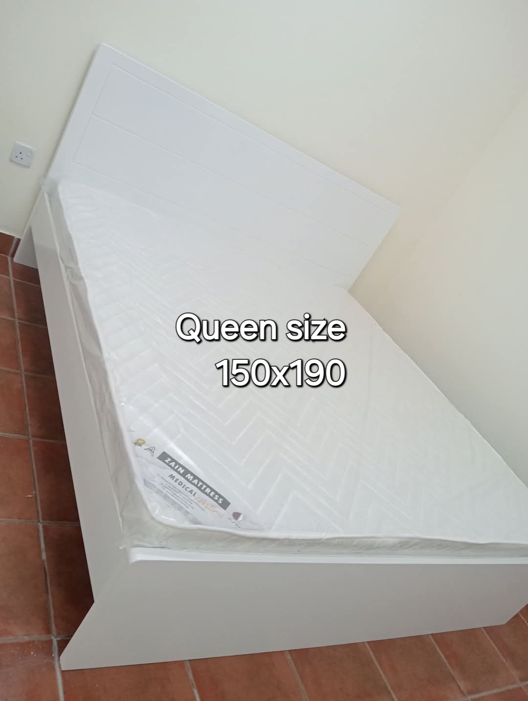 نحن نبيع جميع أنواع الأثاث الجديد 6