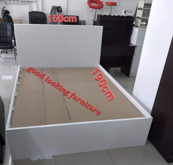 نحن نبيع جميع أنواع الأثاث الجديد 50