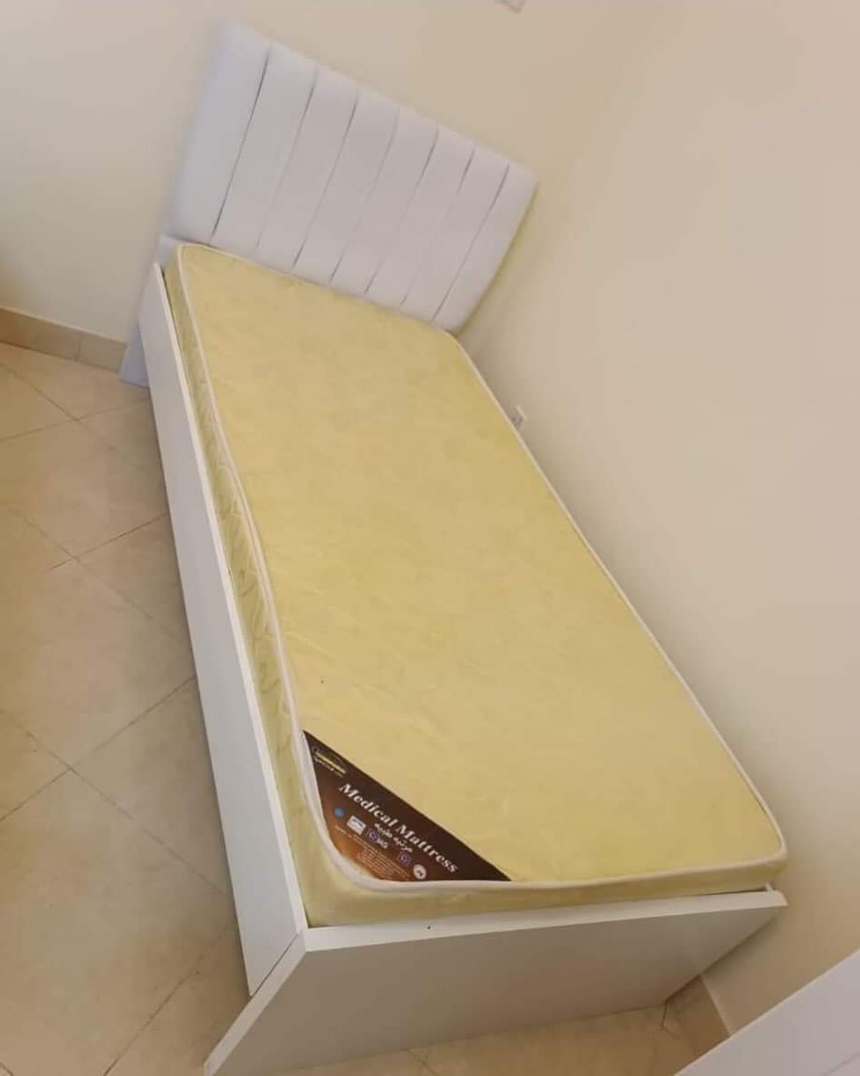 نحن نبيع جميع أنواع الأثاث الجديد 3