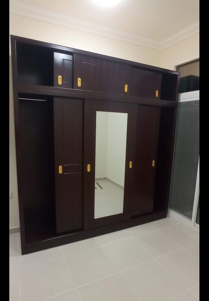 نحن نبيع جميع أنواع الأثاث الجديد 78