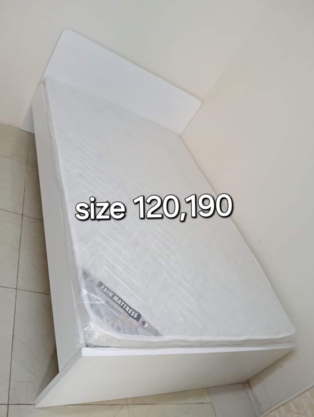 نحن نبيع جميع أنواع الأثاث الجديد 79
