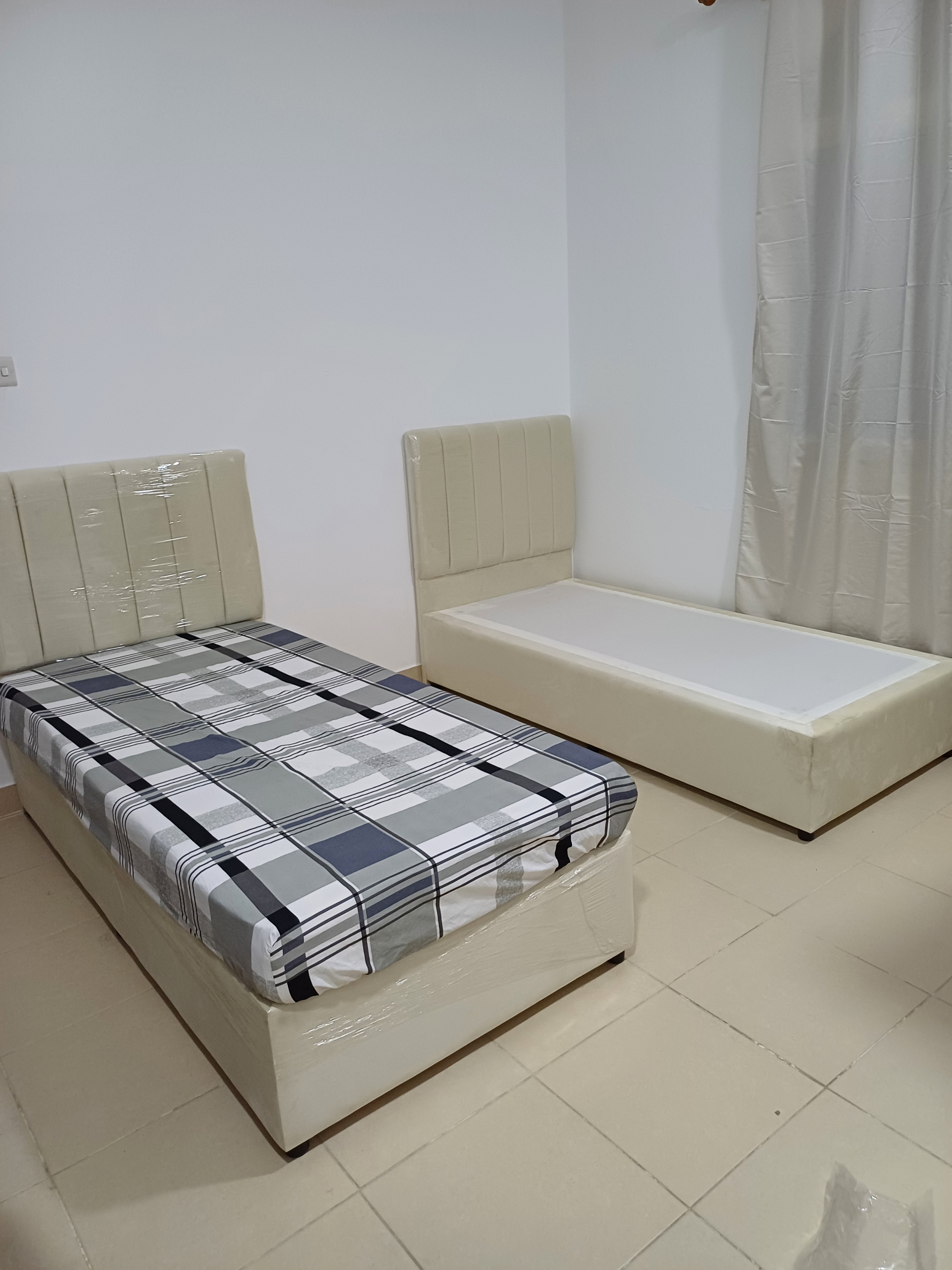 نحن نبيع جميع أنواع الأثاث الجديد 25