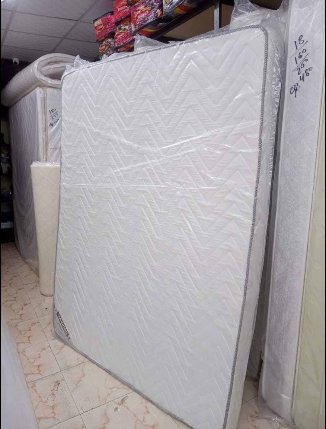 نحن نبيع جميع أنواع الأثاث الجديد 45