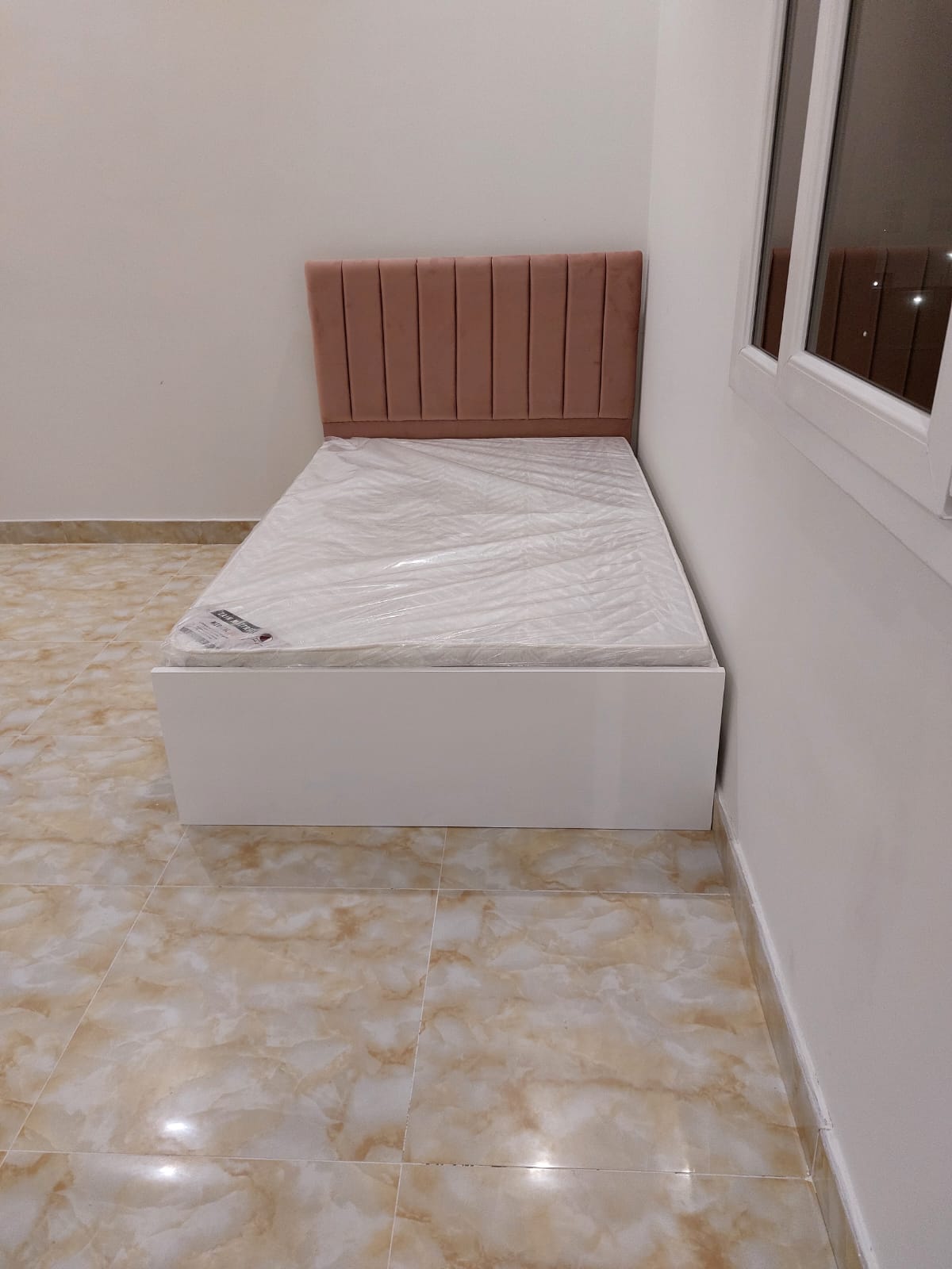 بيع اللمفروشات والاثاث الجاهز 24