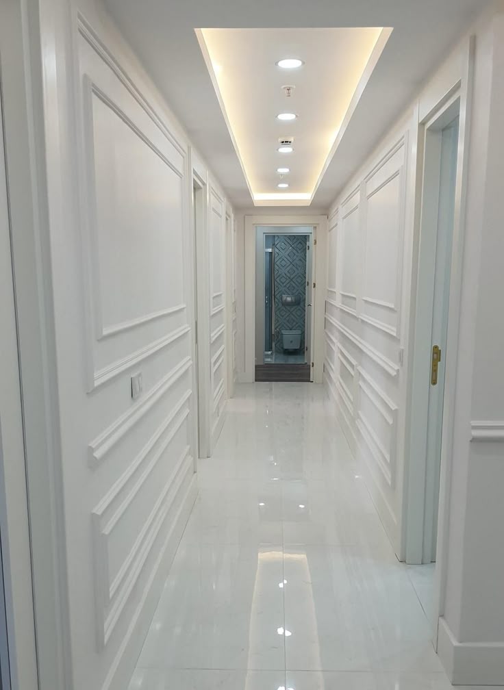 أعمال تزيين الجدران بالجبس، والأسقف، والجدران الفاصلة، والدهانات، وألواح الجدران الخشبية المركبة، وأعمال الخرسانة المسلحة بالألياف الزجاجية، وقوالب الجدران، وغيرها. +974-70245680+974-55364064 4
