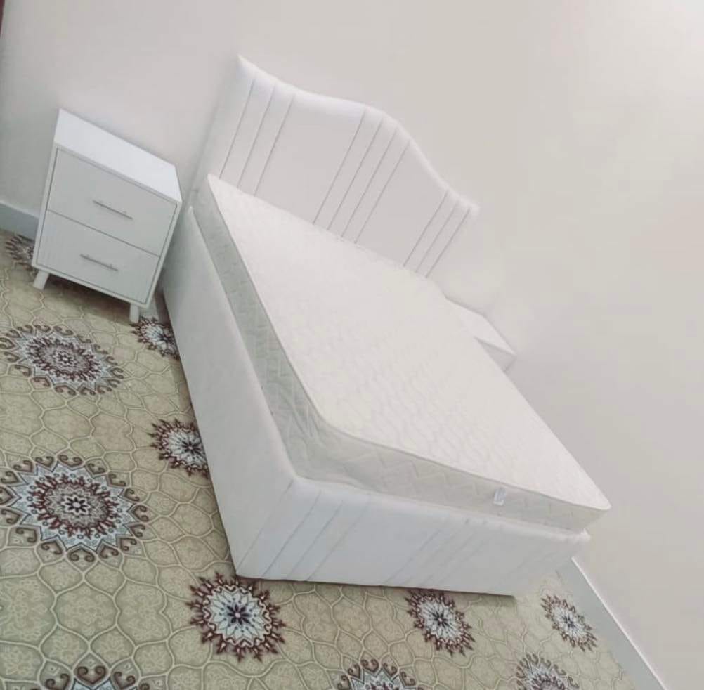 نحن نبيع جميع أنواع الأثاث الجديد 47