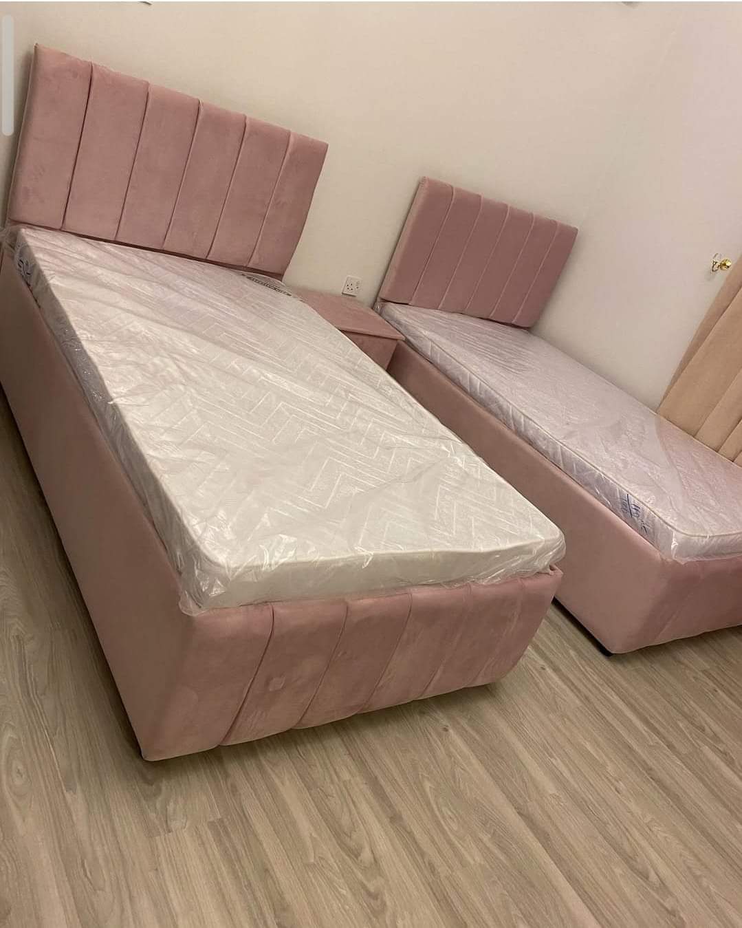نحن نبيع جميع أنواع الأثاث الجديد 15
