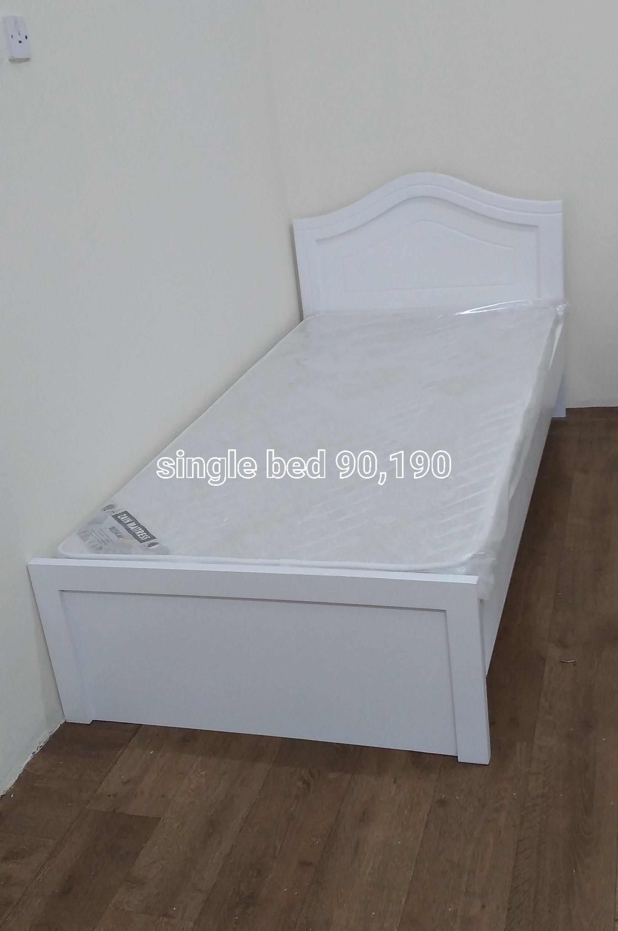 نحن نبيع جميع أنواع الأثاث الجديد 20