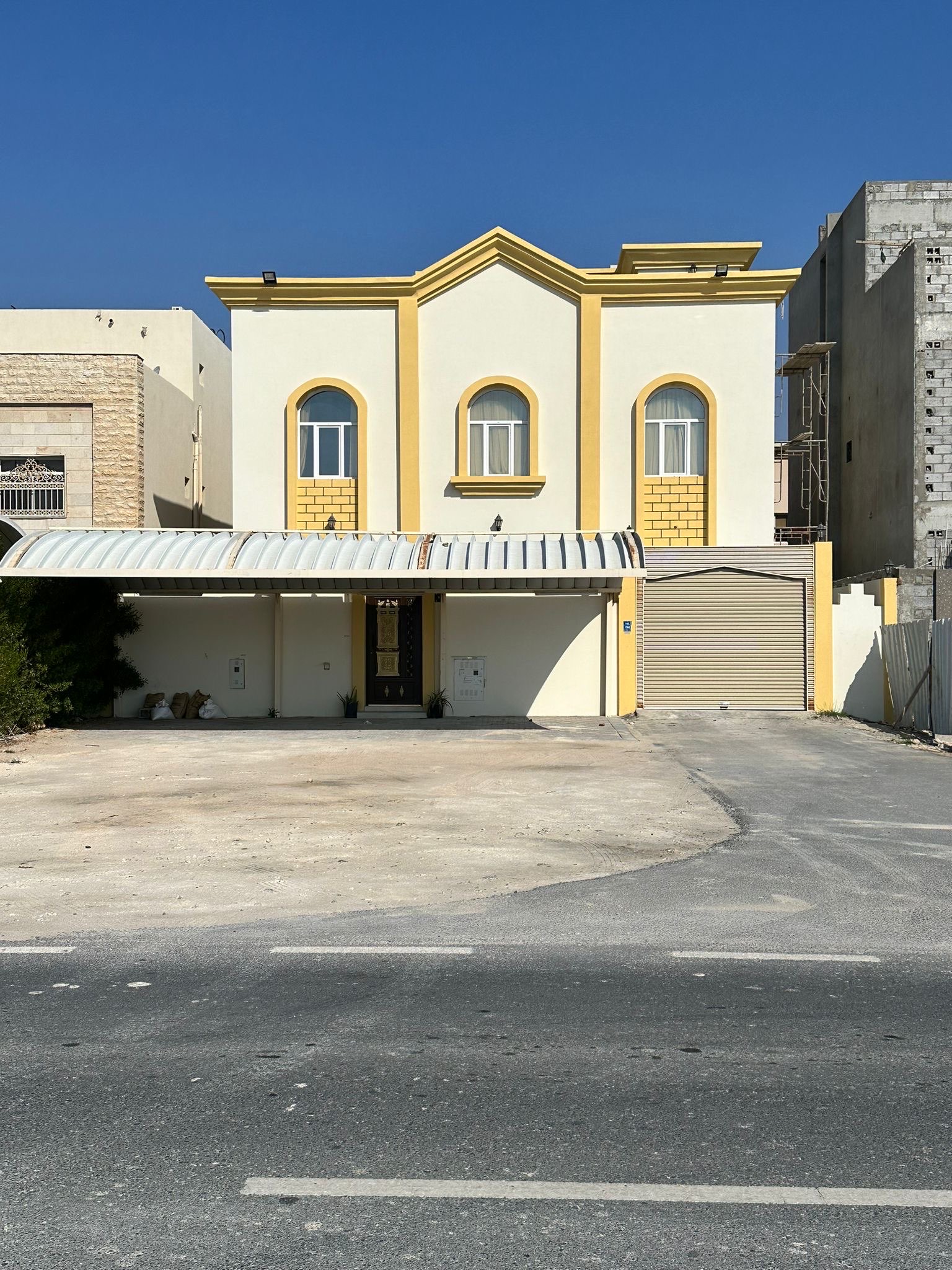فيلا للبيع في بام قرن على شارع 64 - سكني - أم صلال - في قطر