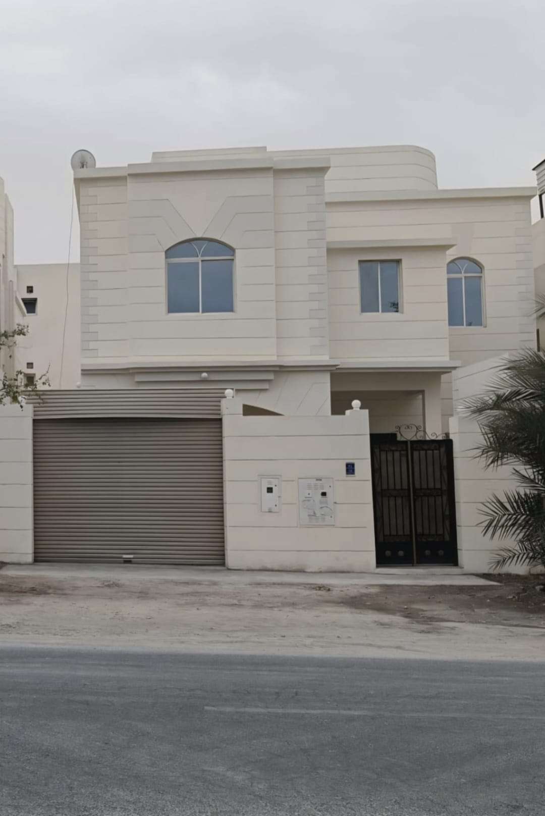 فيلا 6 غرف للبيع في أم صلال - 420 م² بسعر 2,500,000 ريال - العقارات - في قطر
