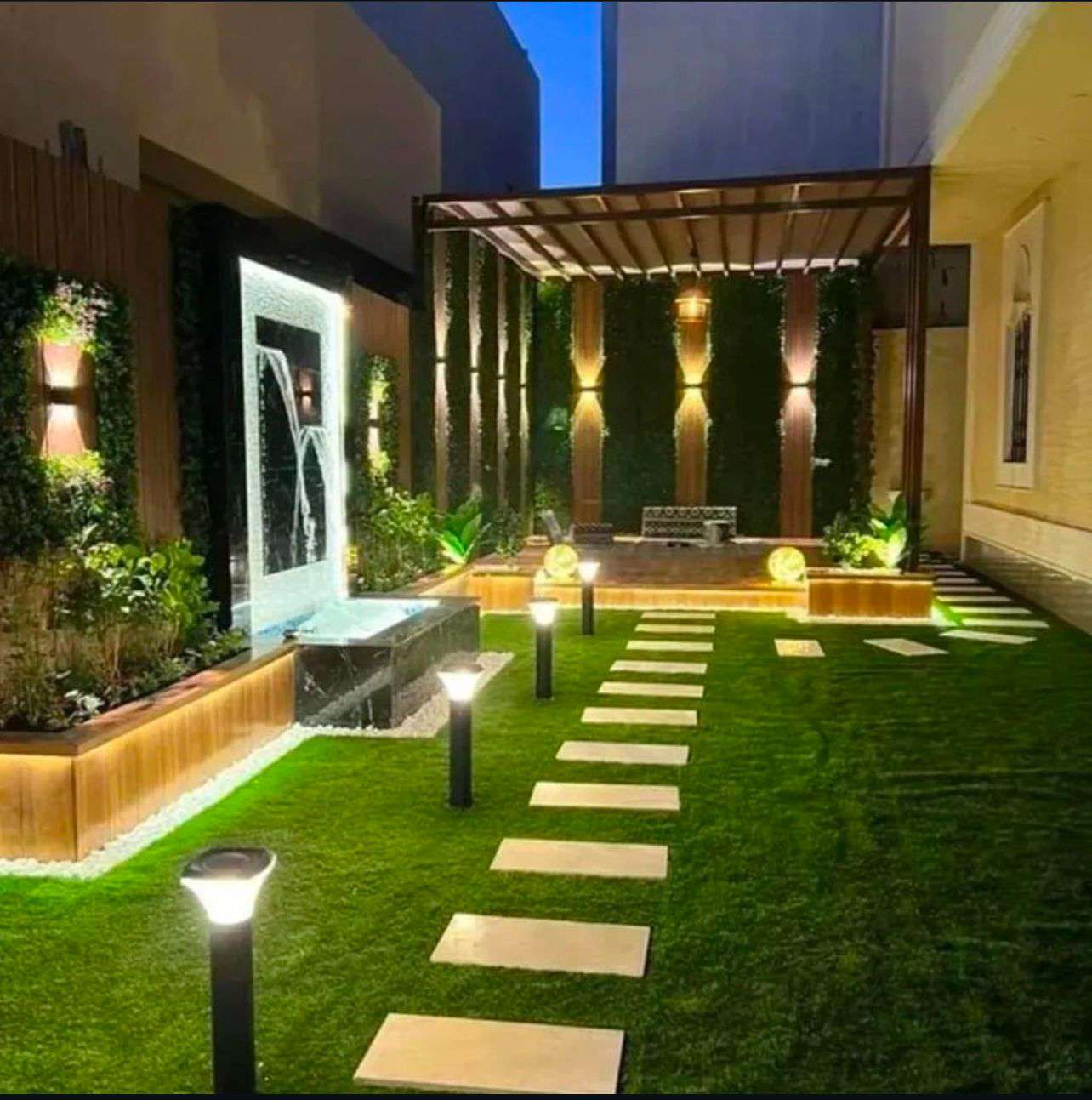 نقوم بترتيب وقص العشب وتقليم الاشجار والنباتات - تنسيق الحدائق والزراعه - في قطر
