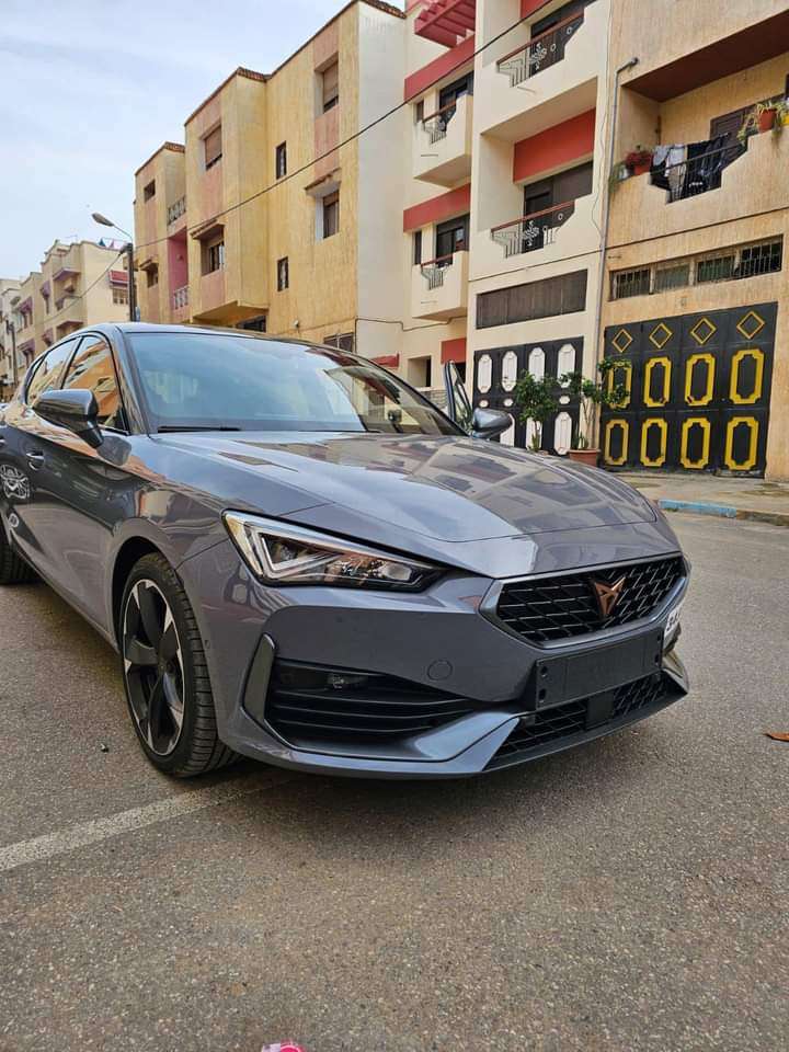 مركبة مراكش مع صباغة وإيدروليك للبيع - السيارات - في قطر